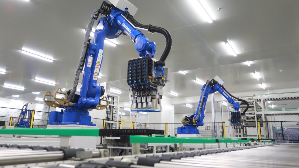 中創(chuàng)新航武漢基地:智能制造讓工廠實(shí)現(xiàn)設(shè)計(jì)產(chǎn)能110%